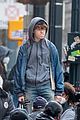 tom holland back in spiderman suit set of third movie 19