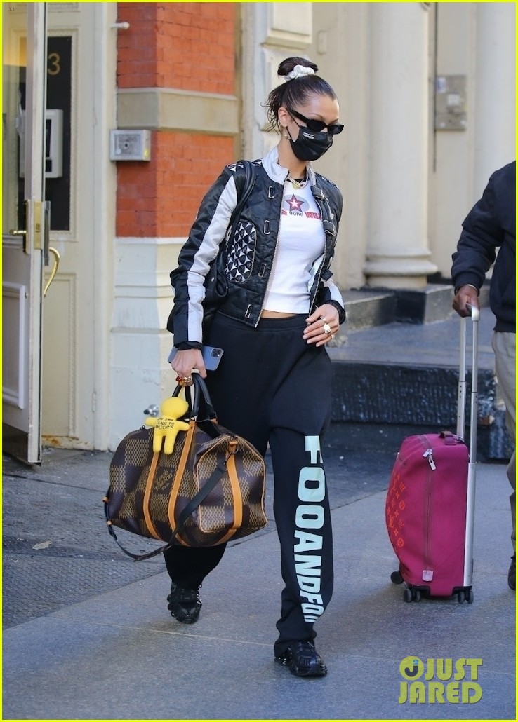 bella hadid packs up for a trip out of nyc 034525280