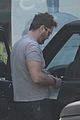 gerard butler at the gas station 02