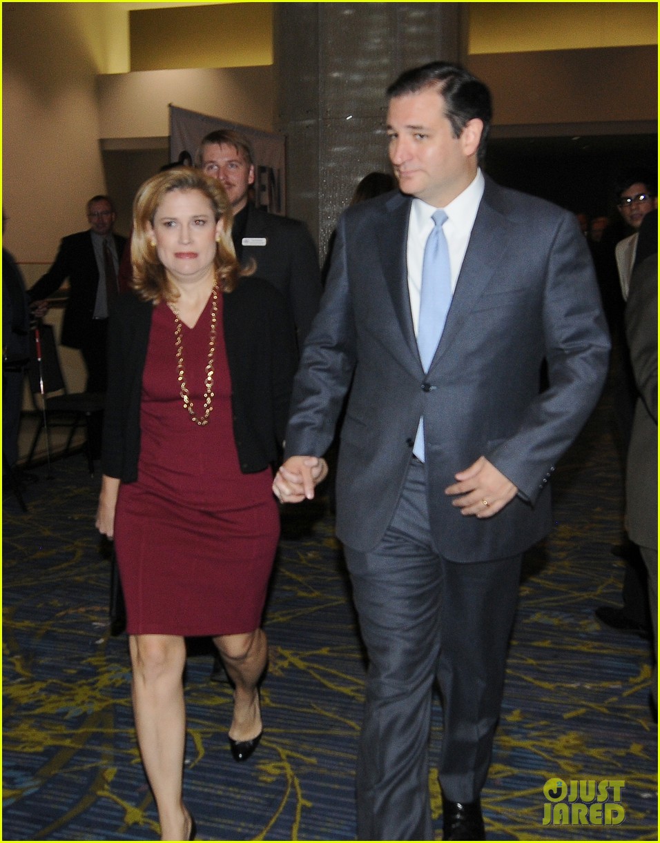 Ted Cruz&rsquo;s Wife Heidi Seemingly Coordinated the Cancun Trip, According