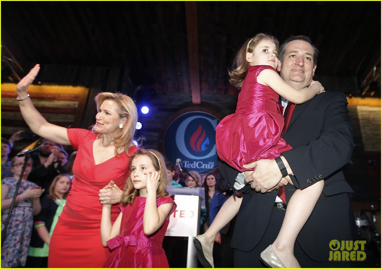 Ted Cruz&rsquo;s Wife Heidi Seemingly Coordinated the Cancun Trip, According