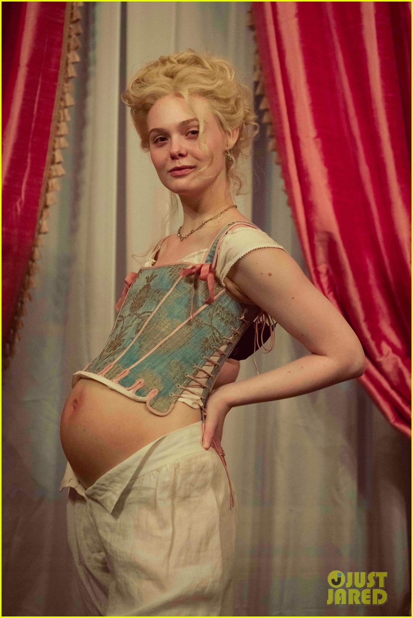 elle fanning pregnant queen the great poster 01