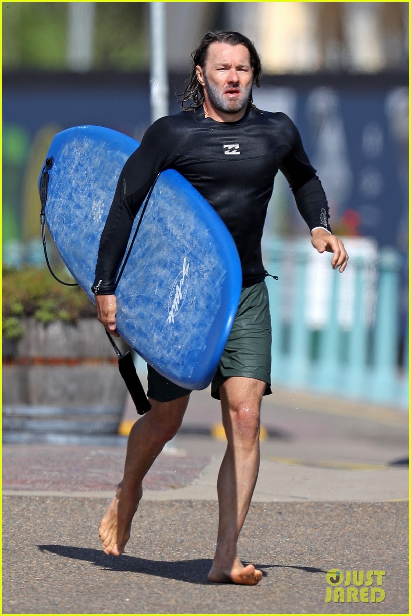 joel edgerton fit figure after surfing 014522196
