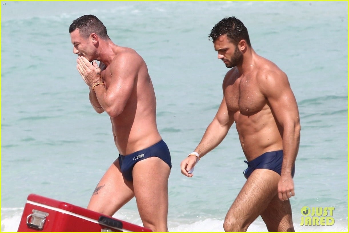 Luke Evans Shows Off His Buff Bod at the Beach With a Friend in Miami