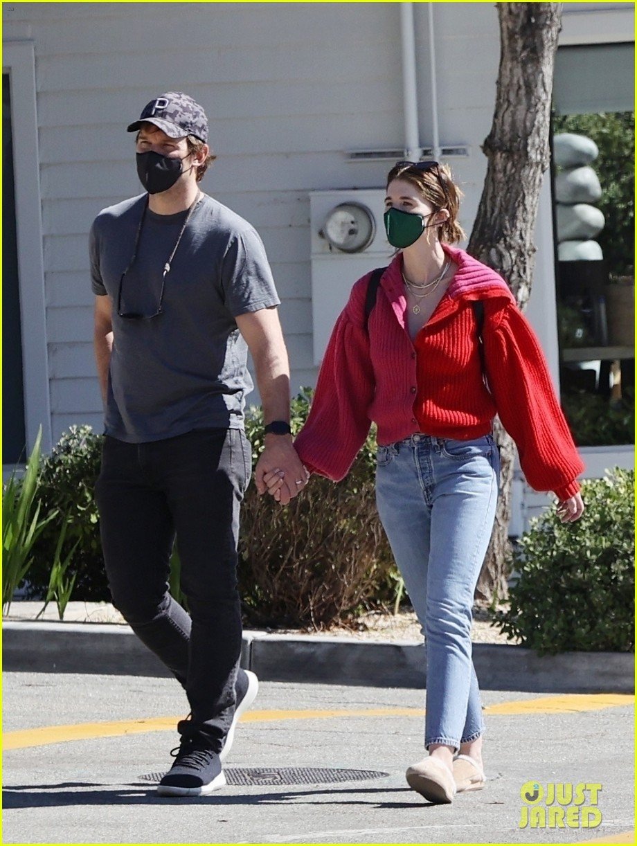 Chris Pratt Flies Back to L.A. to Spend Valentine's Day with Wife