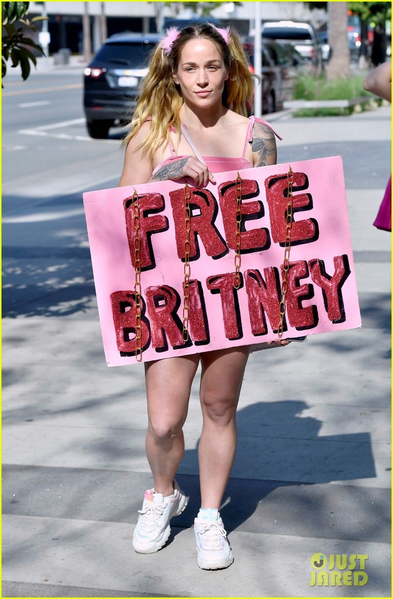 britney spears fans at court hearing 014524052