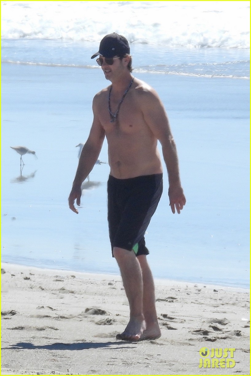 robin thicke goes shirtless for beach day with his family 254526865