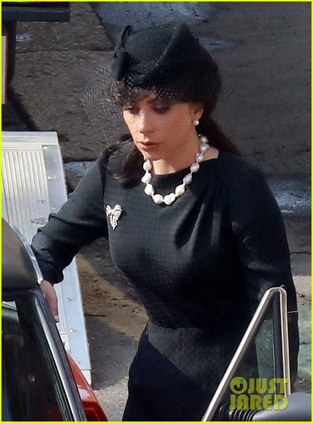lady gaga films funeral scene with adam driver 044532157