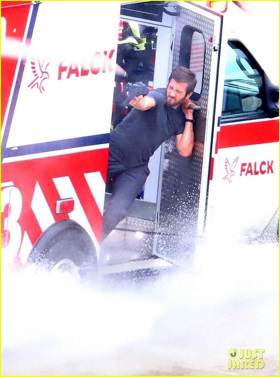 jake gyllenhaal intense ambulance set photos 174530855