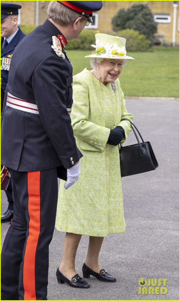 queen elizabeth first appearance 2021 054537560