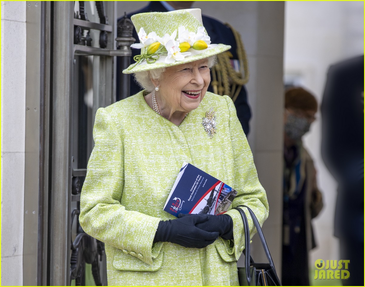queen elizabeth first appearance 2021 144537569
