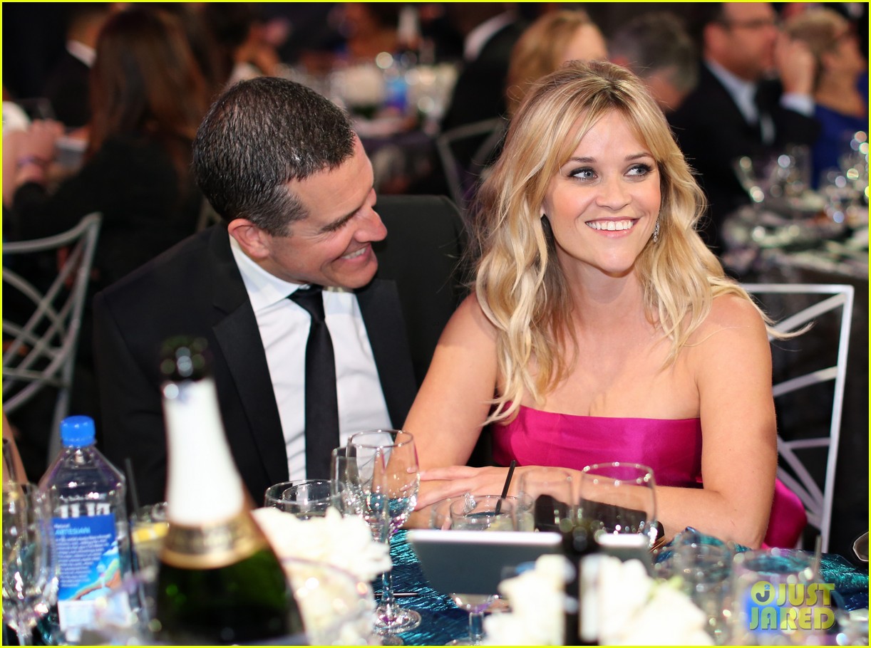 Reese Witherspoon Celebrates Her 10th Wedding Anniversary With Jim Toth