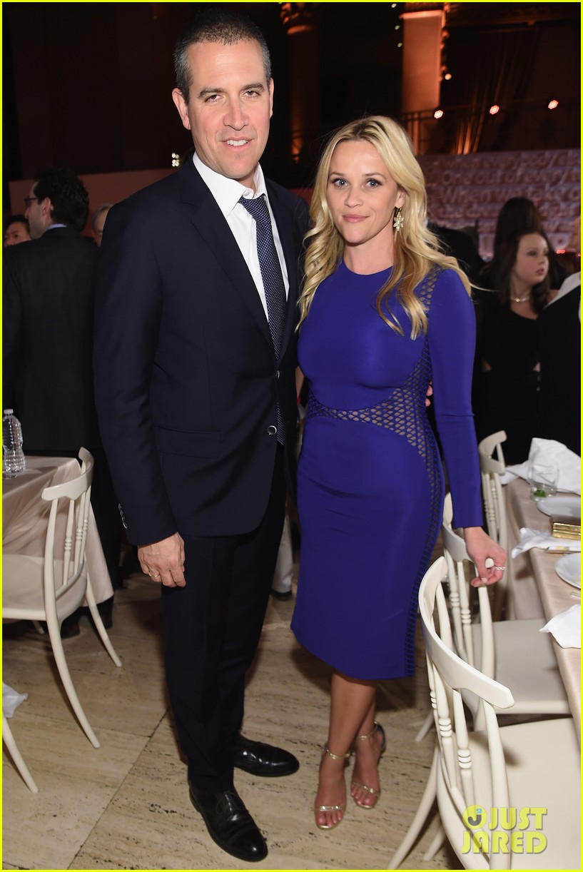 reese witherspoon celebrates anniversary jim toth 124536481