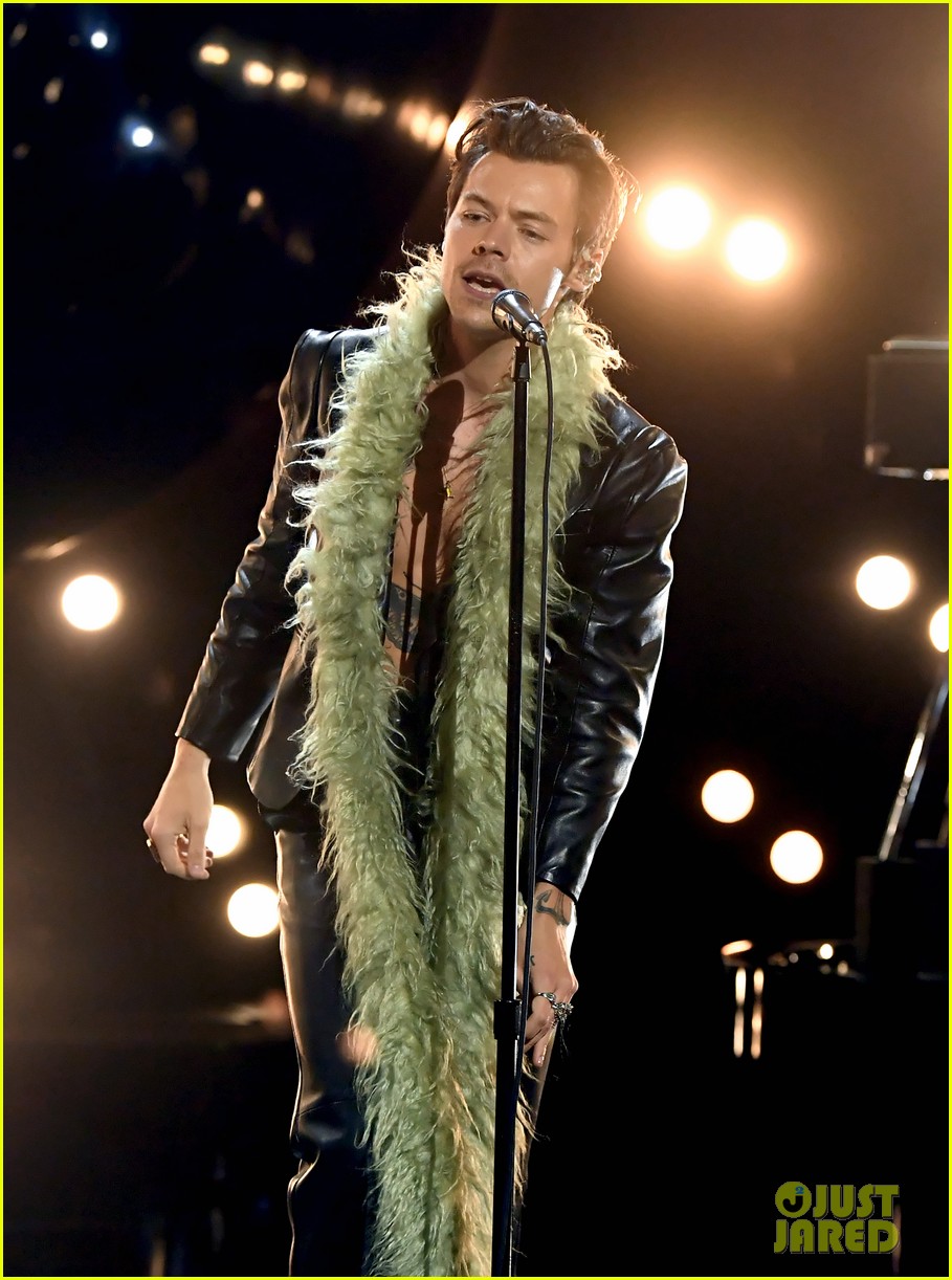 harry styles performs at grammys 2021 05