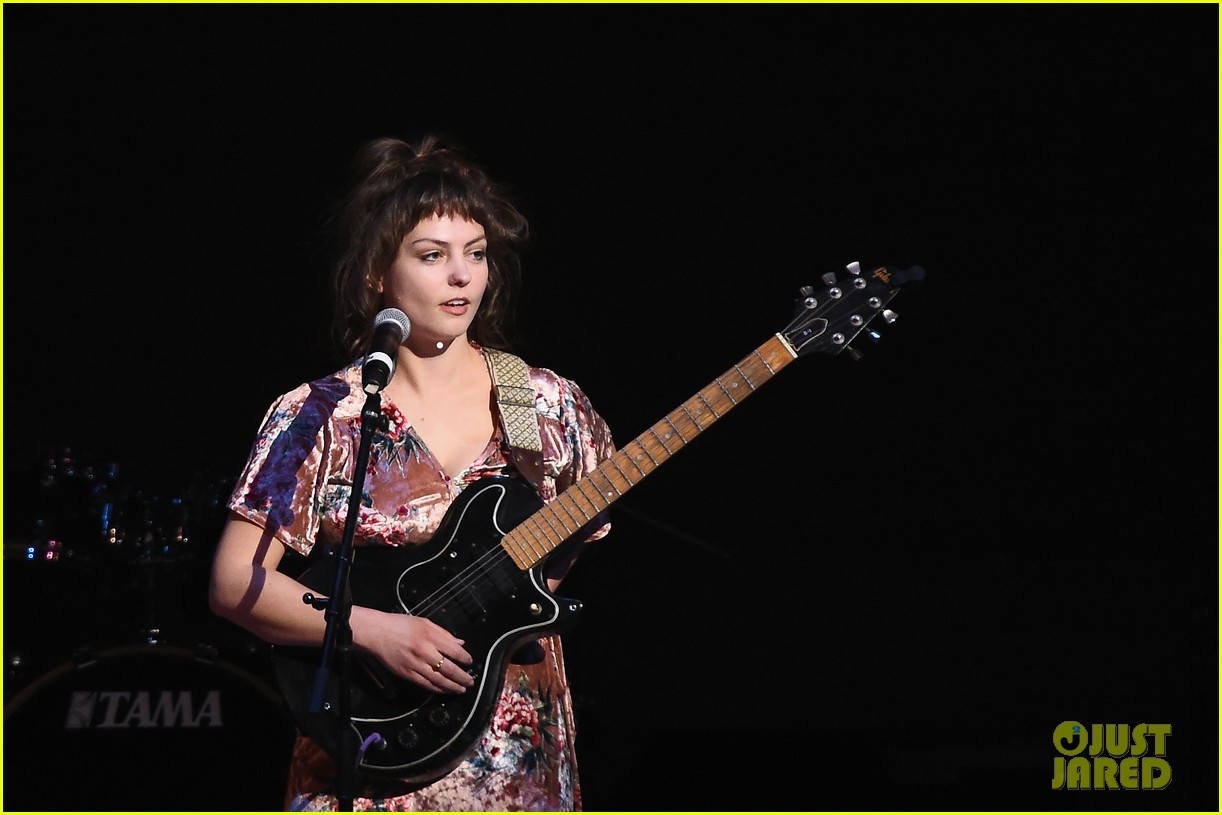 angel olsen comes out as gay 05