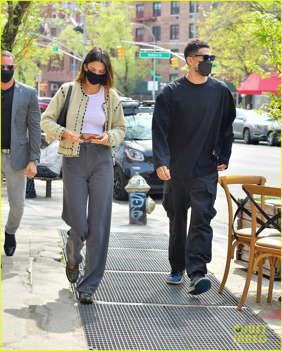 kendall jenner devin book couple up for lunch date 104547001