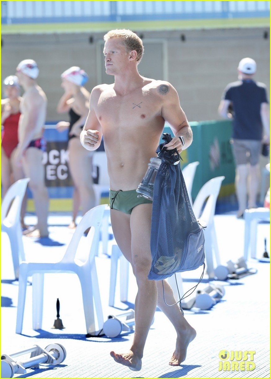 cody simpson shirtless buff physique swim practice 09