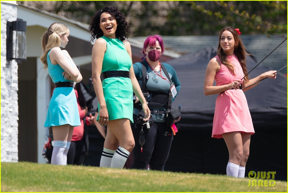 dove cameron chloe bennett yana perault get into character on first day of powerpuff 214539399