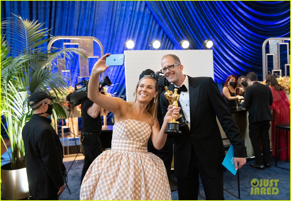 Go Backstage at Oscars 2021 with These Amazing, Unseen Photos! Photo