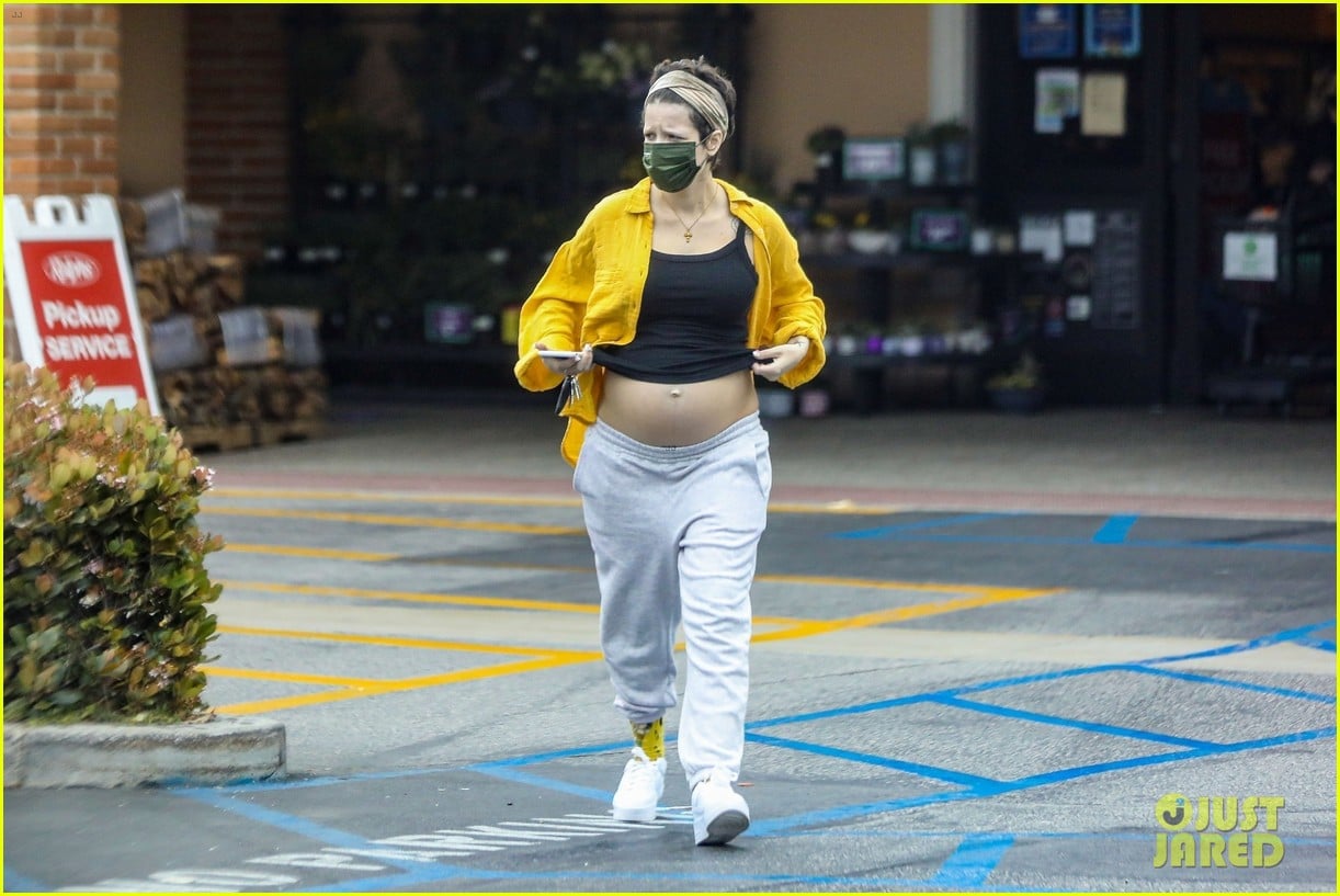 Halsey Shares a Peek of Her Baby Bump While Running Errands Photo