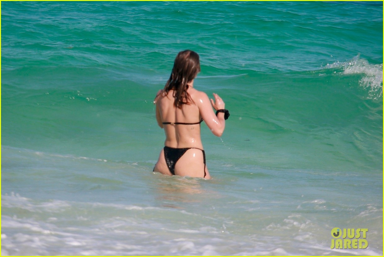 julianne hough at the beach in mexico 30