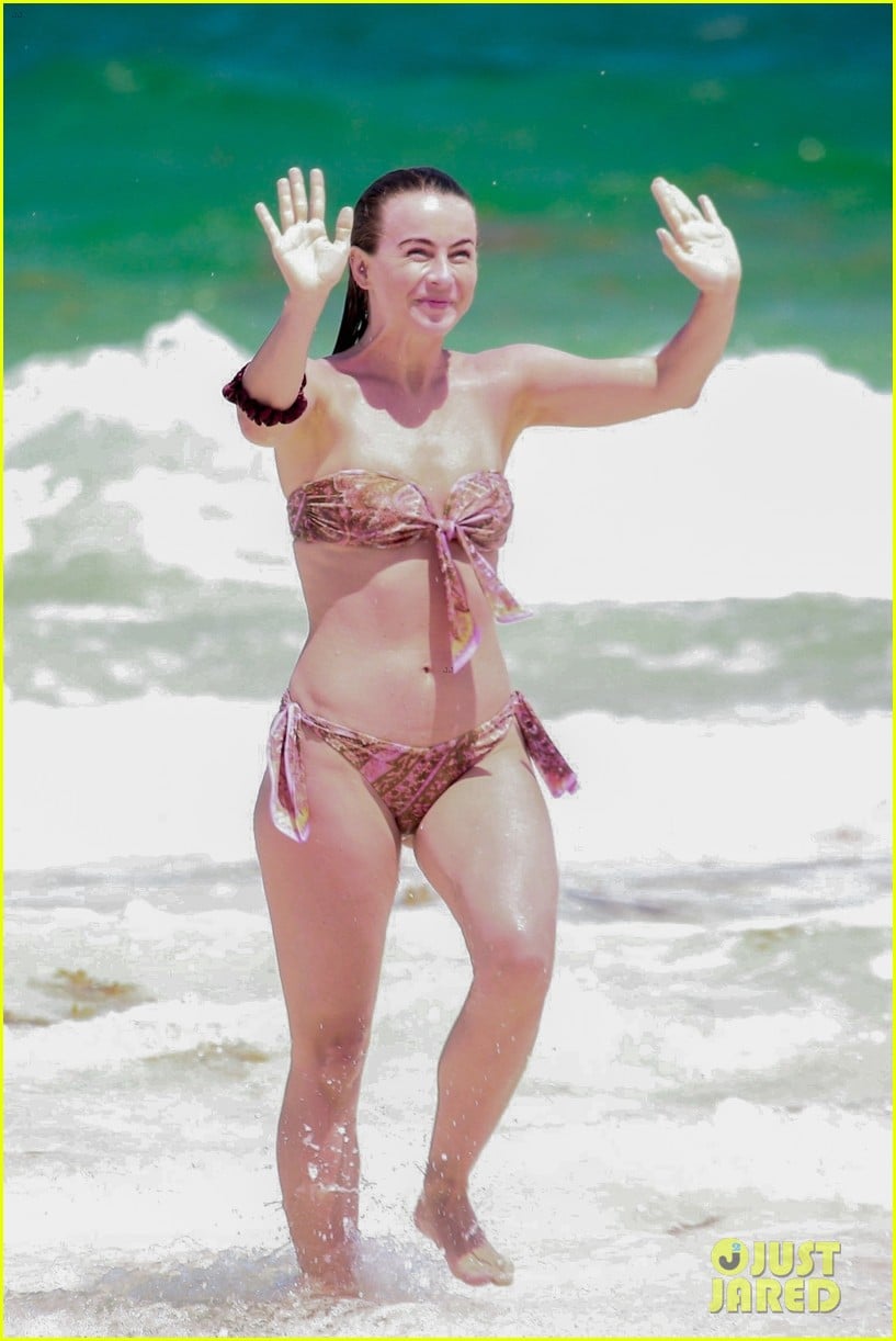 julianne hough goes for dip in ocean mexican vacation 084549505
