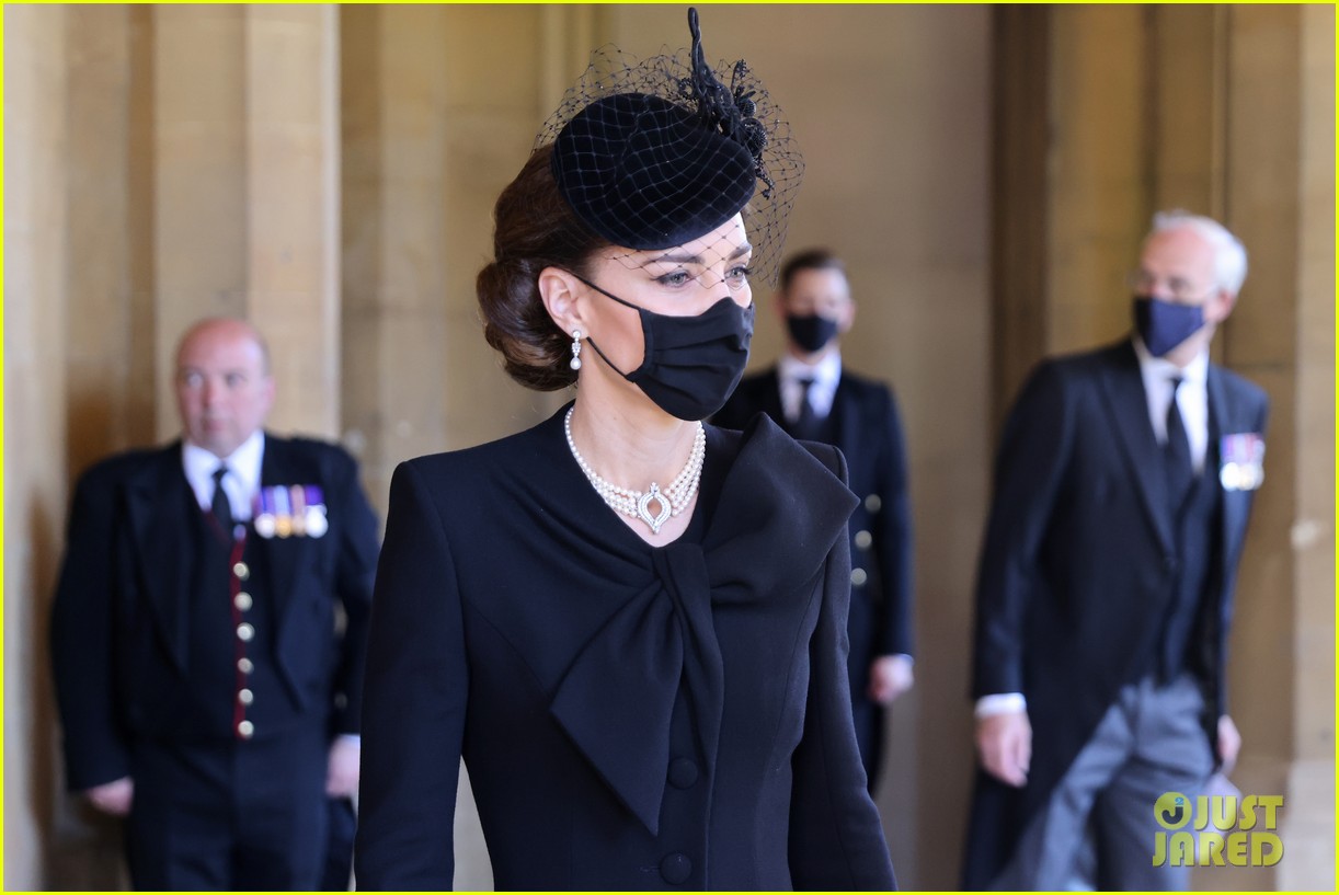 kate middleton jewelry at prince philip funeral 074543613