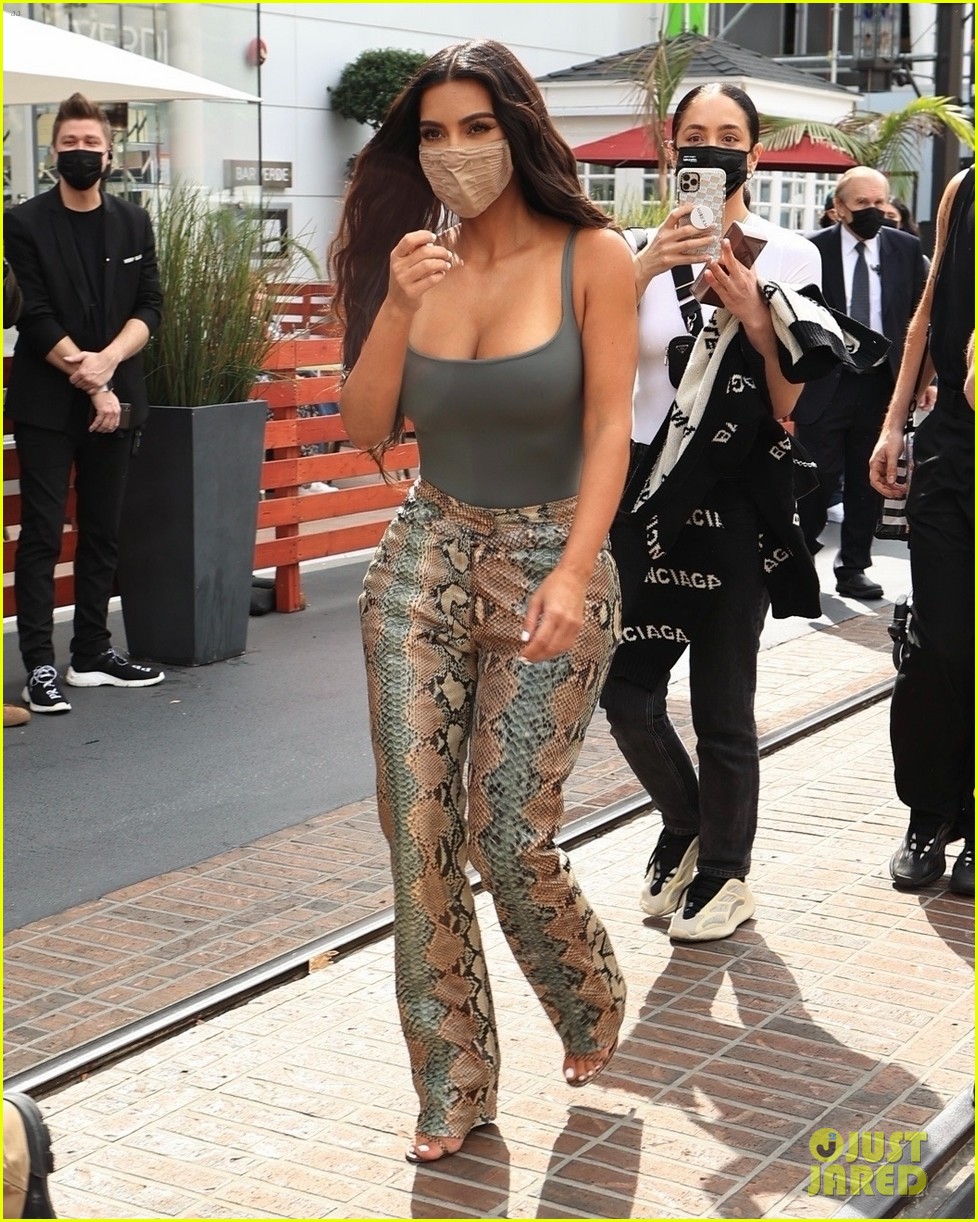 Kim Kardashian Visits Her SKIMS Pop-Up Shop After Becoming a Billionaire!:  Photo 4539500, Kim Kardashian Photos