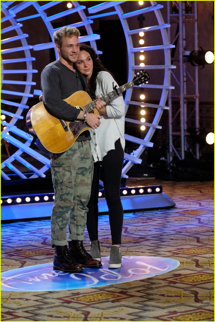 Hunter Metts Breaks Down on 'American Idol' After the Words