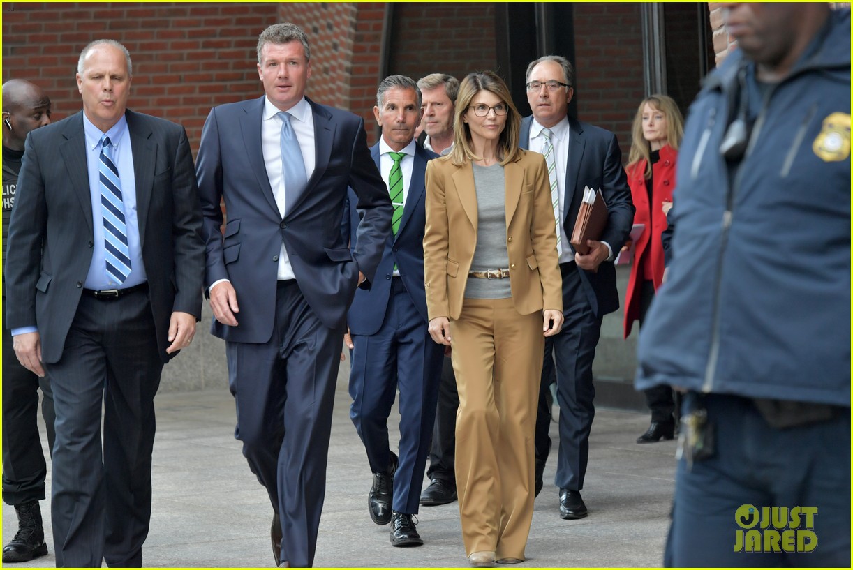 lori loughlin husband mossimo giannulli released from prison 034538391