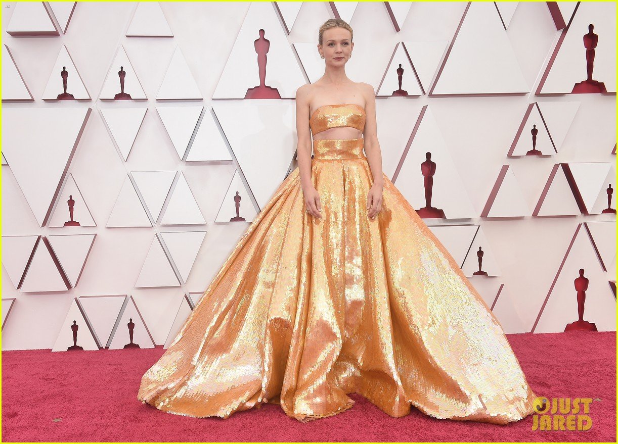 gold trend looks red carpet oscars 194547965