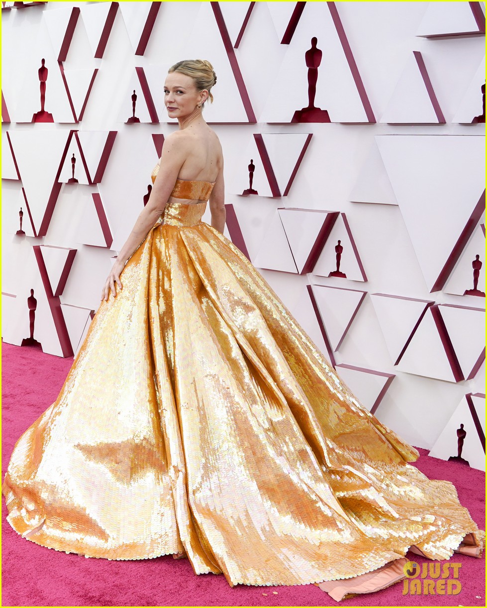 gold trend looks red carpet oscars 454547991