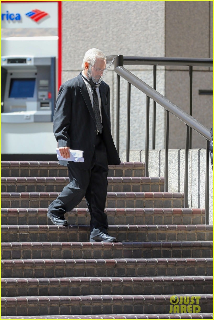 Paul Rudd, Who Never Ages, Looks a Lot Older for 'Shrink Next Door ...