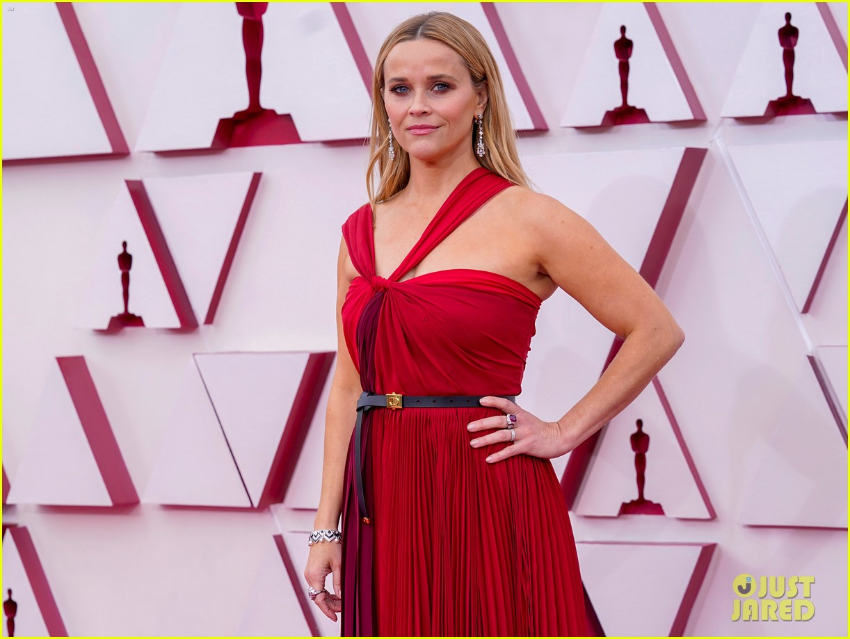 reese witherspoon enjoys night out at oscars 054547754
