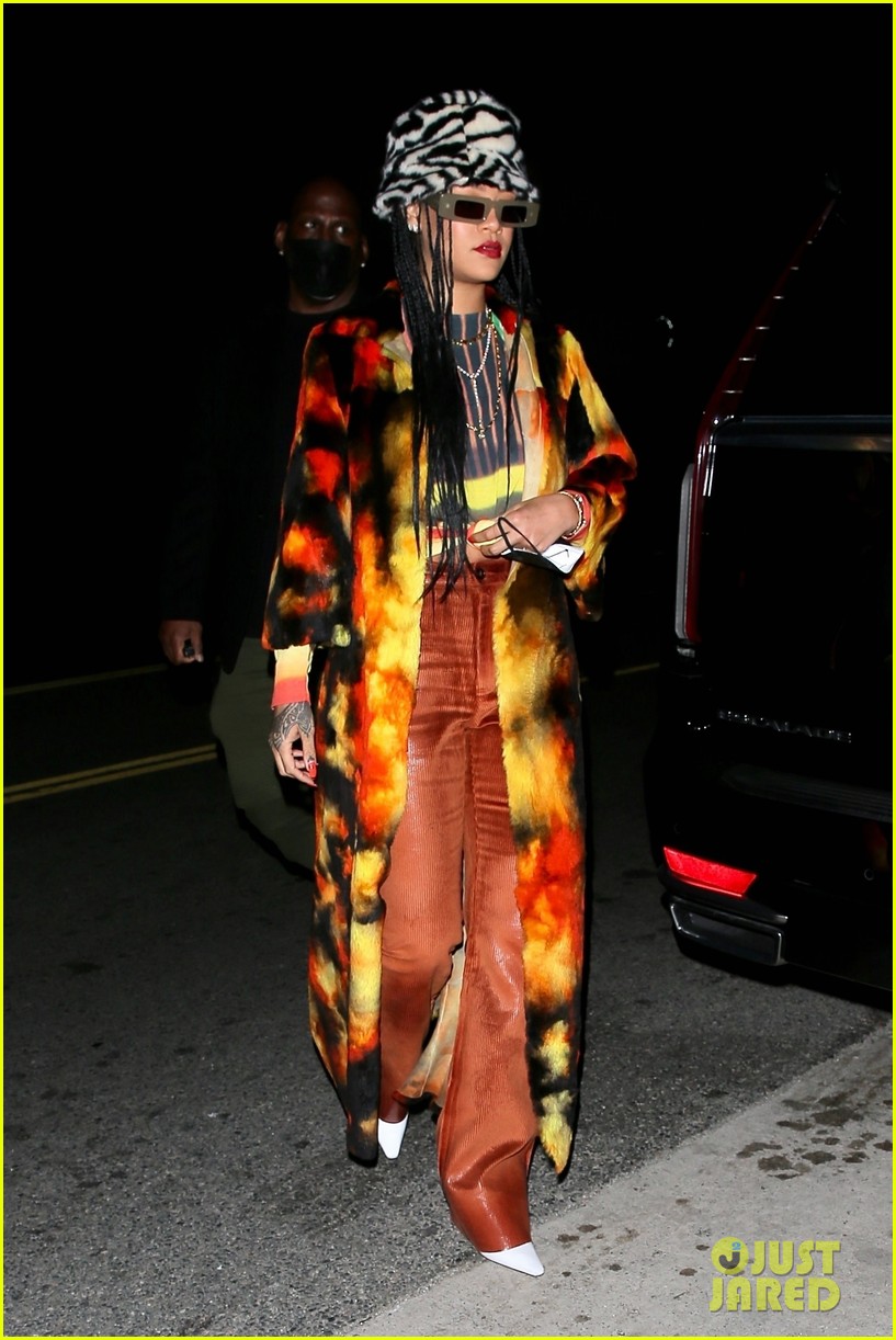 rihanna wears bold outfit for dinner in santa monica 114543947