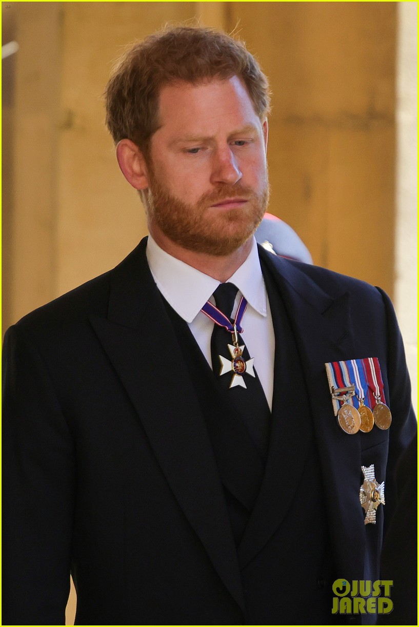 prince harry prince william seen chatting at funeral 024543844
