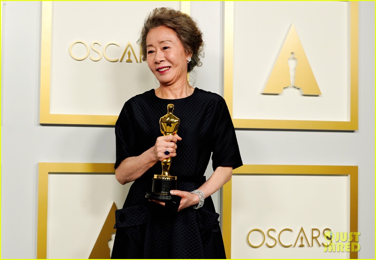 youn yuh jung best supporting actress win oscars 064548097