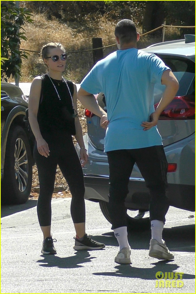 kristen bell hugs it out with benjamin levy aguilar 024555964