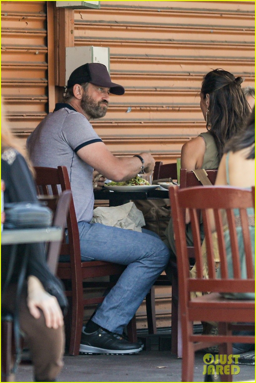 gerard butler at lunch with morgan brown 22