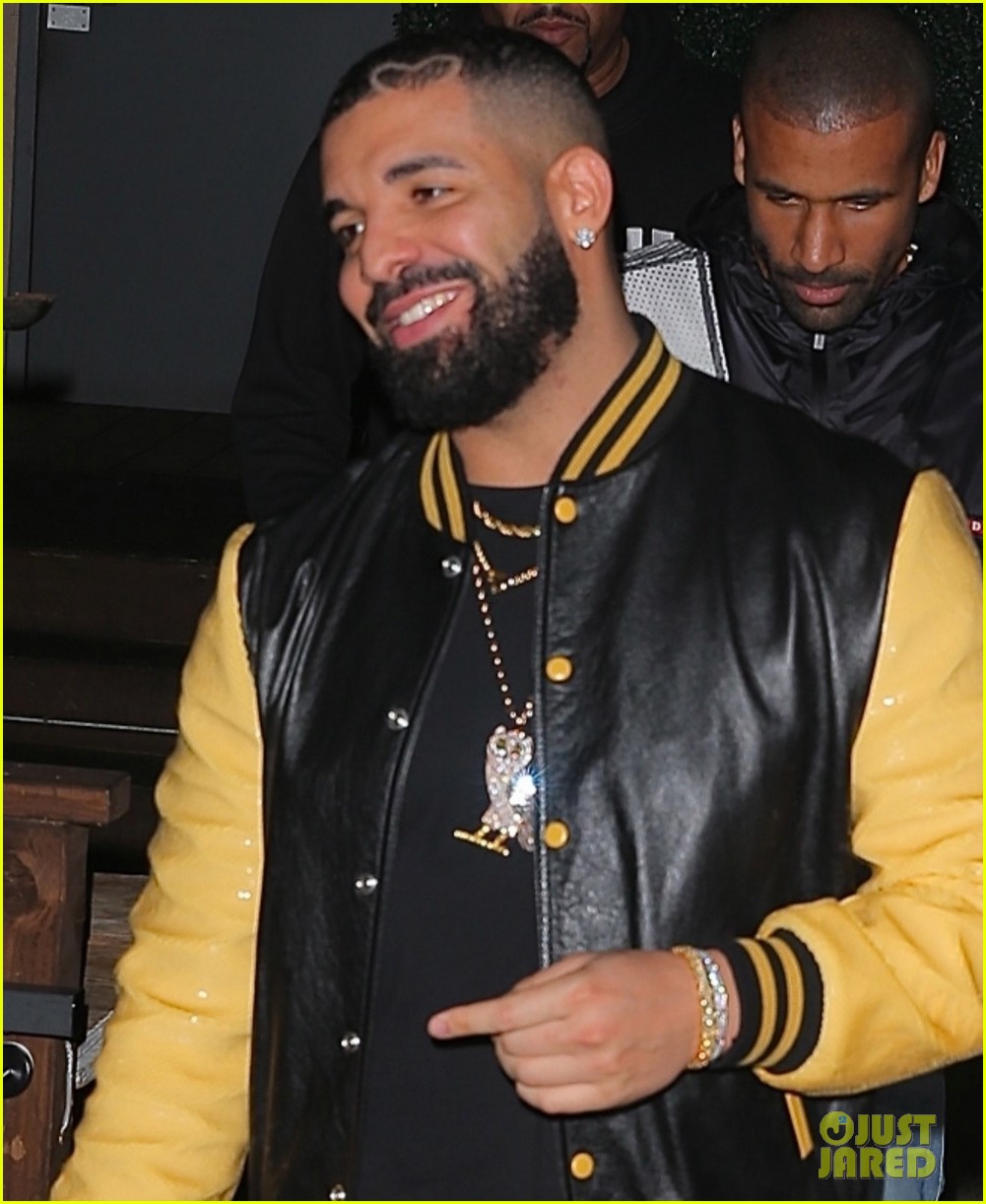 drake grabs dinner at craigs two nights in a row 01