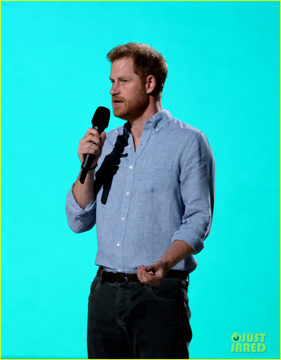 prince harry impassioned speech at vax live concert 124551251