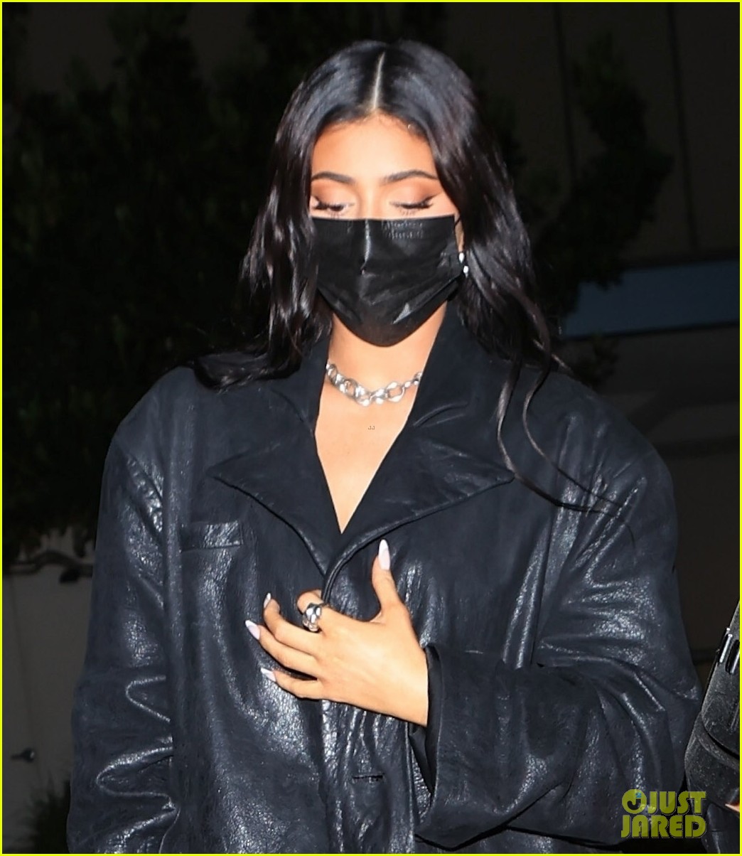 kylie jenner night out with rosalia 044550652