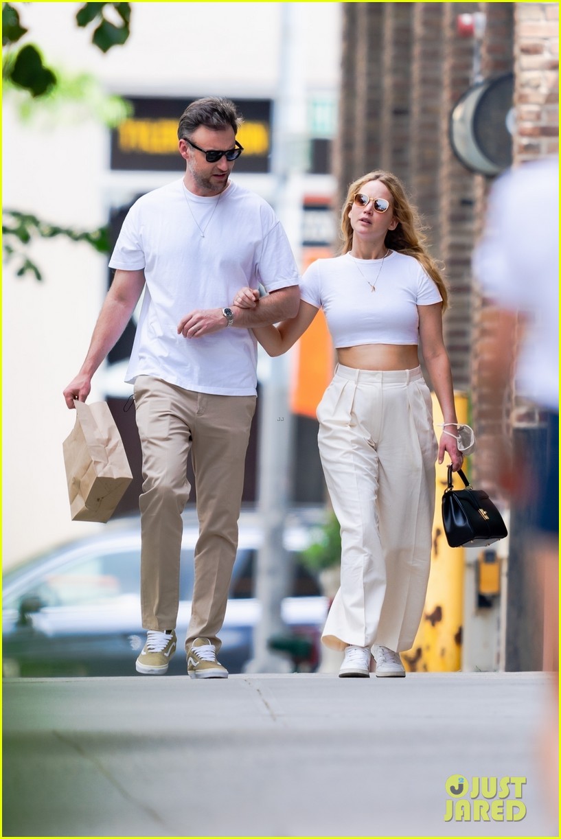 jennifer lawrence bares midriff weekend outing with cooke maroney 264558769