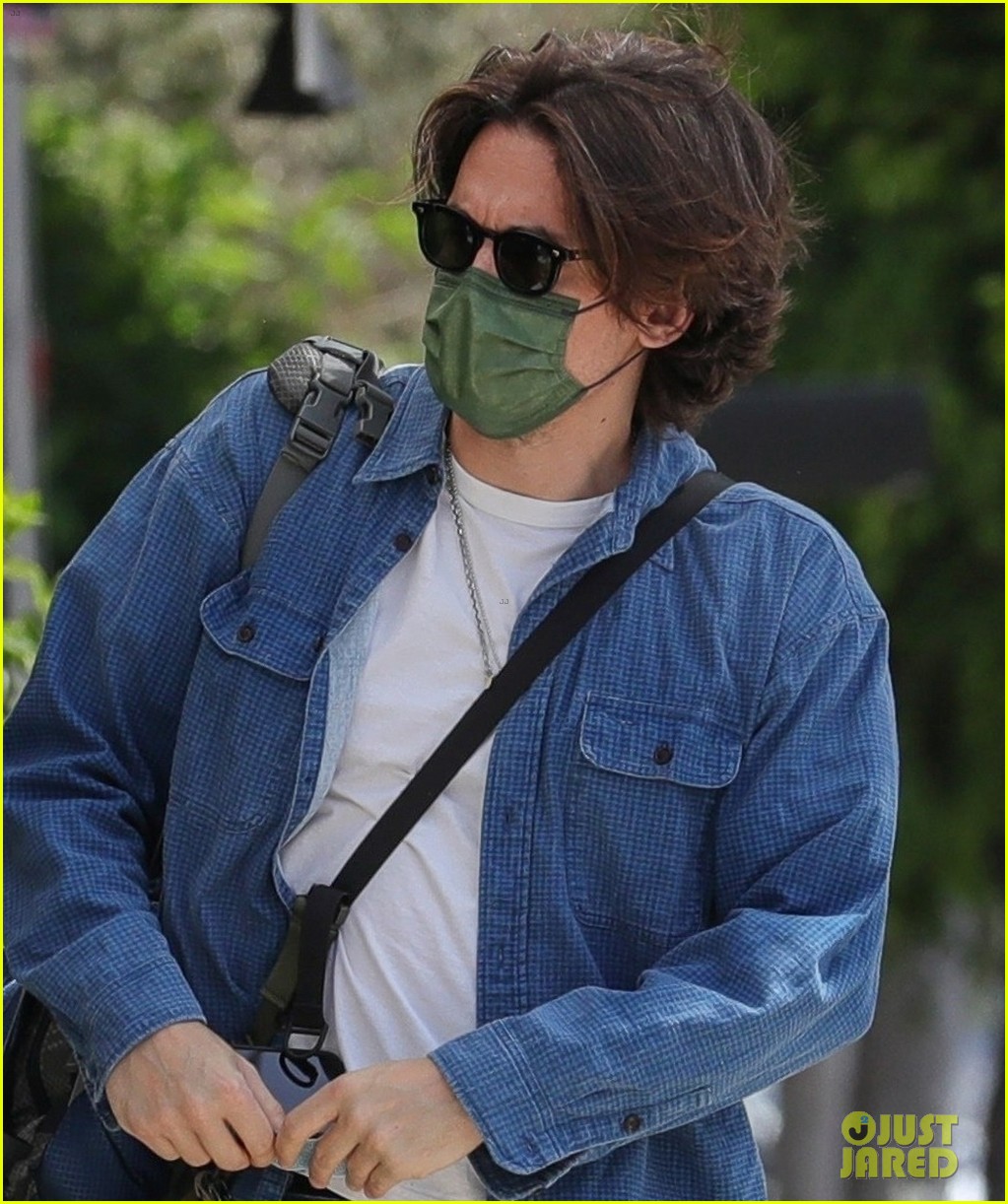 john mayer face mask while out in weho 024558809