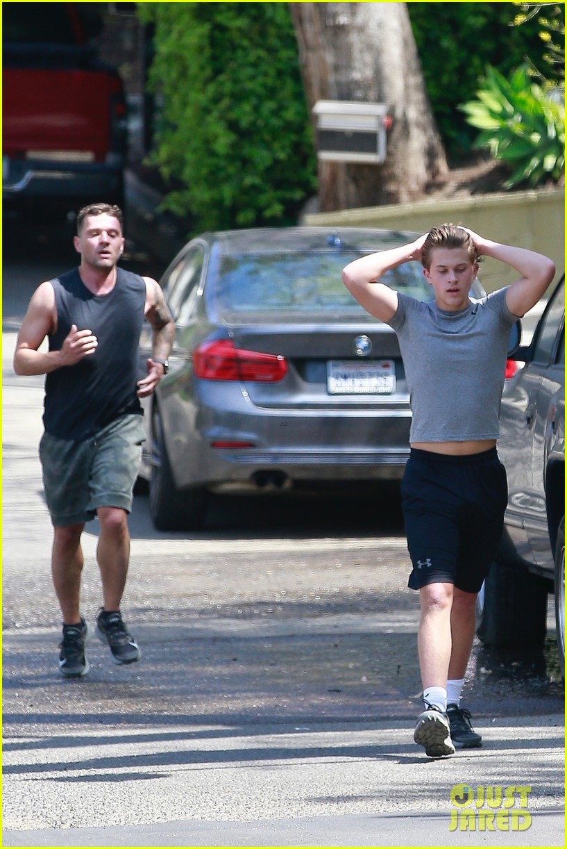 ryan phillippe spotted working out with son deacon 20