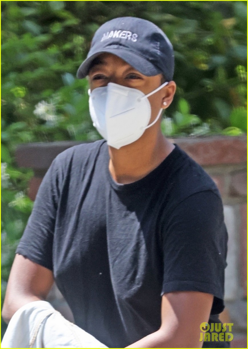 samira wiley leaves home waiting car first since welcoming daughter 044556537