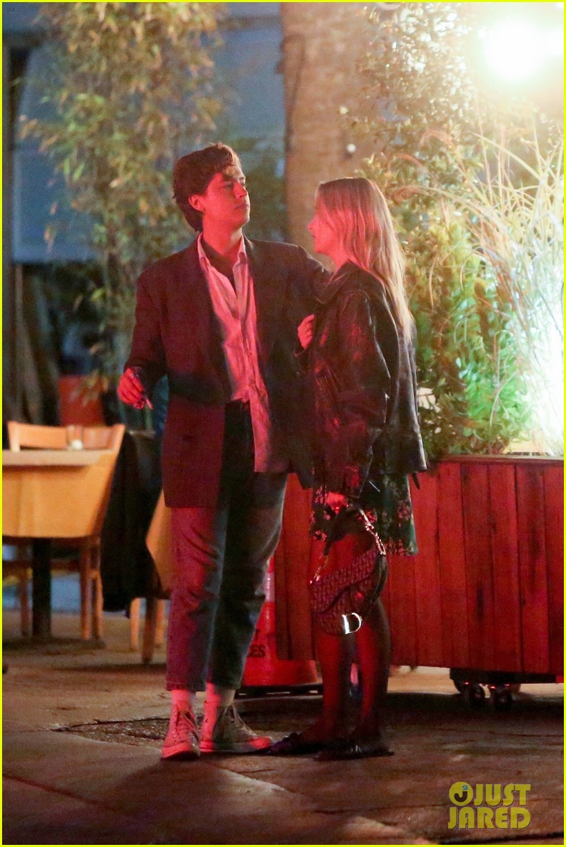 cole sprouse ari fournier pack on pda dinner date 284562378