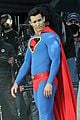 tyler hoechlins superman suit looks totally different in new set photos 21