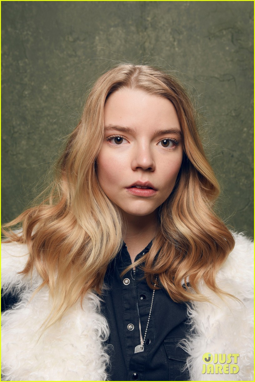 anya taylor joy on the witch 024574464