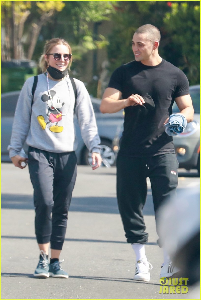 kristen bell hits the gym with benjamin levy aguilar 034562793